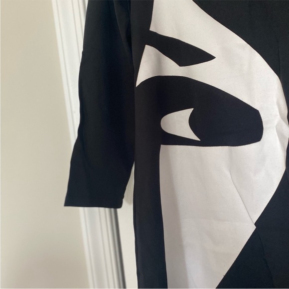 MISSLOOK ABSTRACT FACE V NECK MAXI SHIFT DRESS - Picture 9 of 9